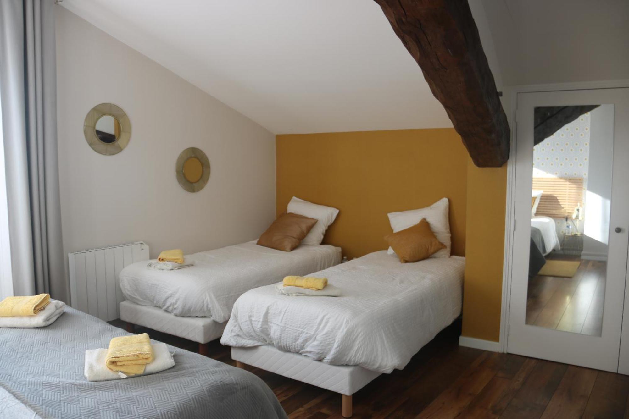 "Les Peyres" Hotel Lamothe-Landerron Екстериор снимка