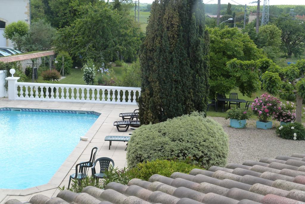 "Les Peyres" Hotel Lamothe-Landerron Стая снимка